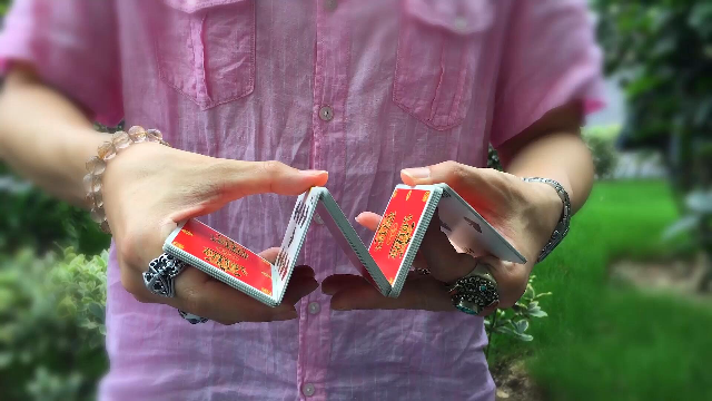 酷炫扑克牌花切教学：一波三折，耍帅必备