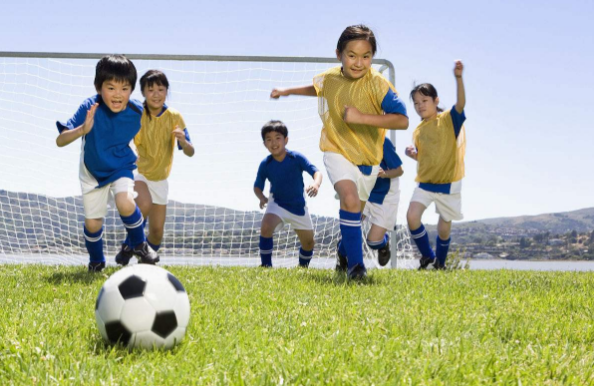 世界杯引发的话题,踢足球对孩子长高是弊还是