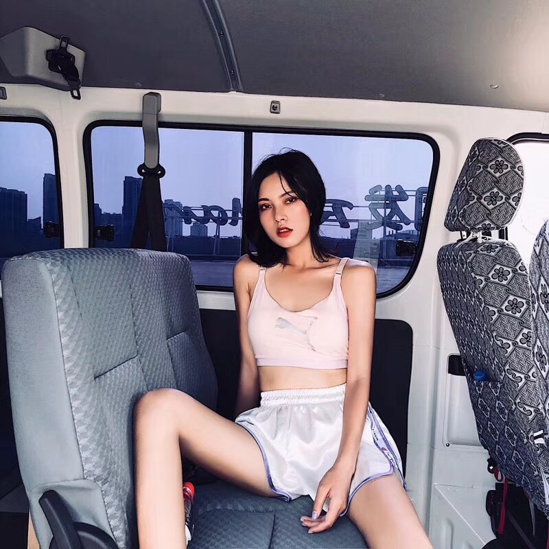 健身房里的你如果穿Puma彪马运动背心内衣,就