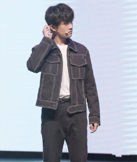 华为昨日发布会回顾,易烊千玺舞蹈秀点燃全场