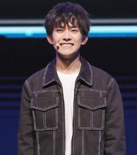 华为昨日发布会回顾,易烊千玺舞蹈秀点燃全场