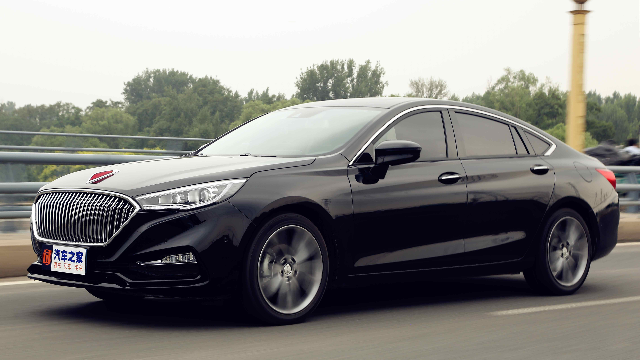 呜啦啦车评记:哥开的是情怀,辣评红旗H5