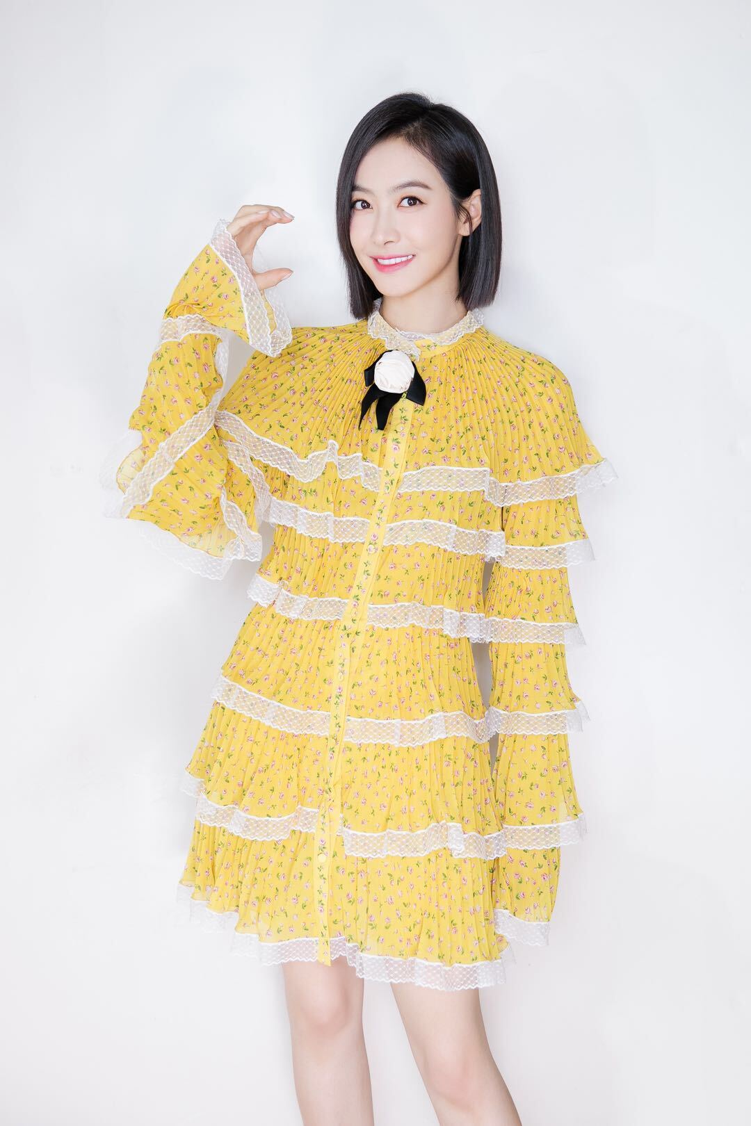 宋茜《快乐大本营》遭砖头求婚 机智回答获封