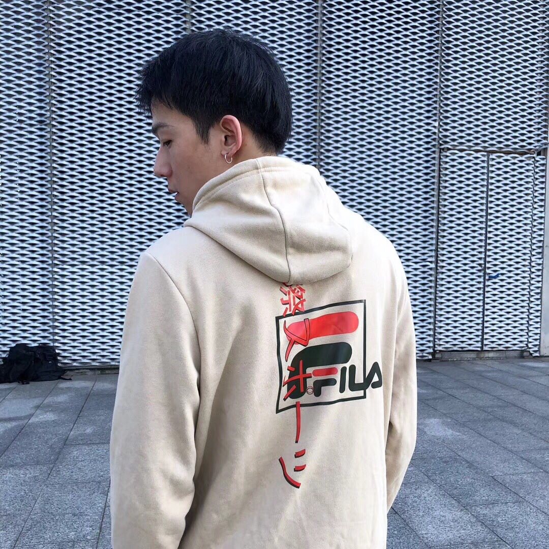 穿上日文FILA日版限定卫衣,潮skr了!