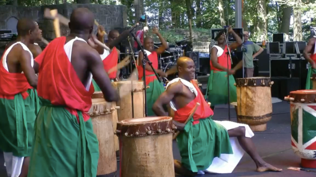 布隆迪原住民圣鼓表演，“非洲心跳”名不虚传