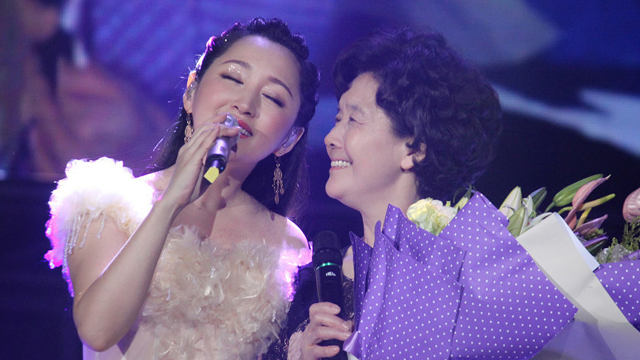 妈妈的吻曲谱原唱_妈妈的吻曲谱(5)