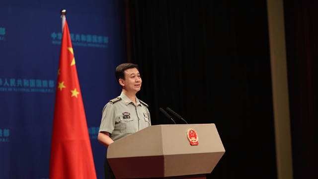 美方近期频繁在南海挑事 国防部用毛主席的一句词表明中国立场
