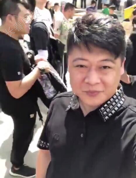 《乡村爱情》谢永强近照曝光 在发福的路上越走越远