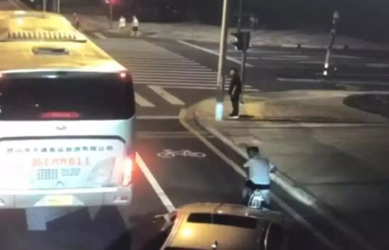 白衣男反杀案件我的一点看法