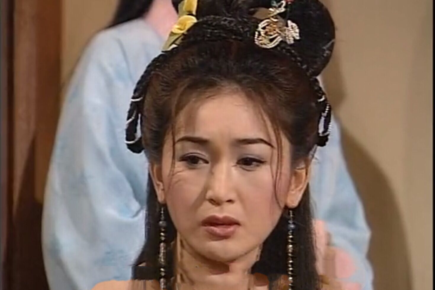 2001年播映的《封神榜》中妲己是由温碧霞饰演.