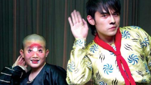 方文山写的歌词太难背, 周杰伦在演唱会上忘词, 全场free
