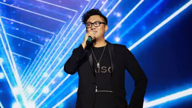 大哲现实音乐一曲《30出头》改编帅哥版, 蘑菇头视频_凤凰网视频_凤凰网