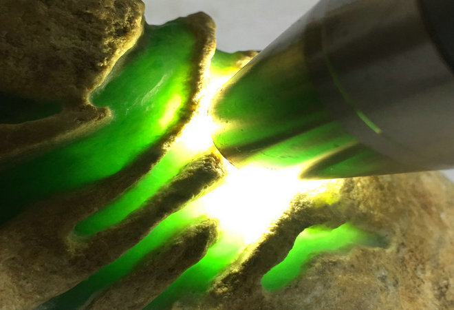 三分钟教你翡翠原石赌石品级的鉴定方法！多利多