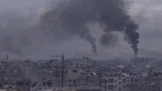 残忍！叙媒曝美国主导国际联军使用集束炸弹轰炸 造成平民伤亡