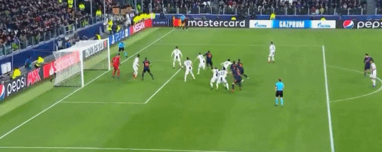 而在本场对战瓦伦西亚的比赛中,什琴斯尼更是用一次神奇的扑救证明了