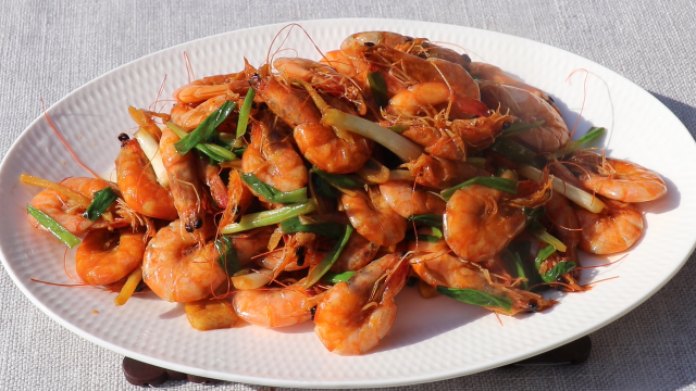 油焖大虾做法大全家常视频 0f9b70f809a284ffe19ae933aec7e739a4fb3203_size492_w640_h360.png