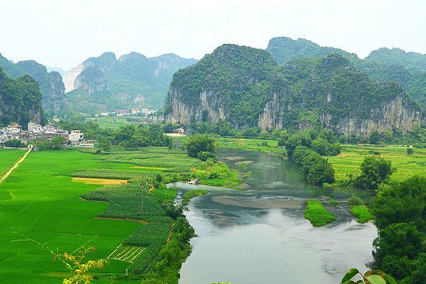 上林三里洋渡景区被誉为小桂林，广西南宁旅游必看的风景