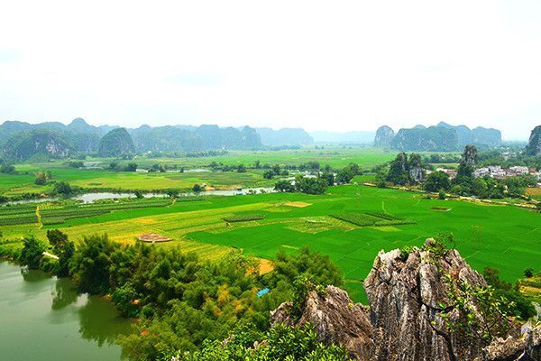 上林三里洋渡景区被誉为小桂林，广西南宁旅游必看的风景