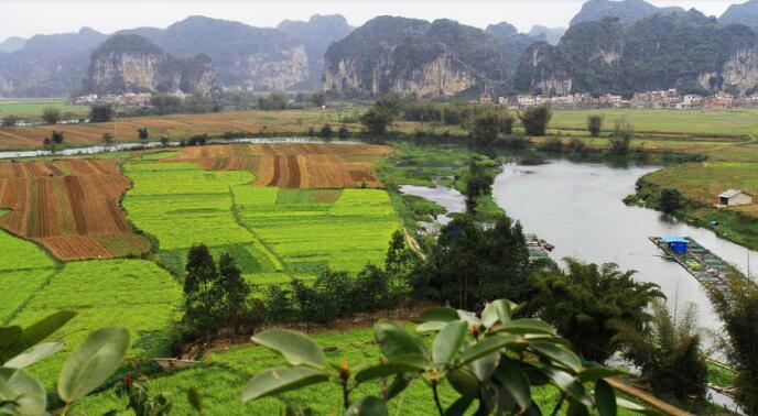 上林三里洋渡景区被誉为小桂林，广西南宁旅游必看的风景