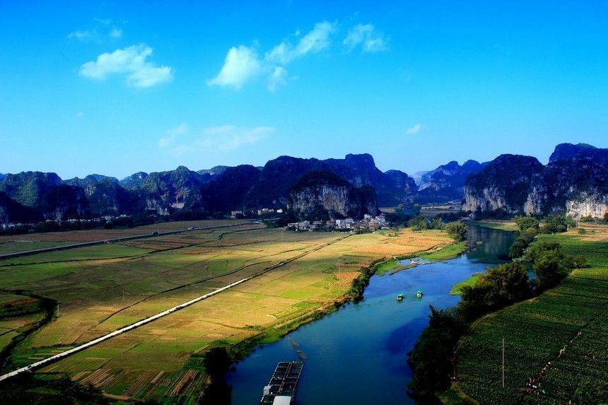 上林三里洋渡景区被誉为小桂林，广西南宁旅游必看的风景