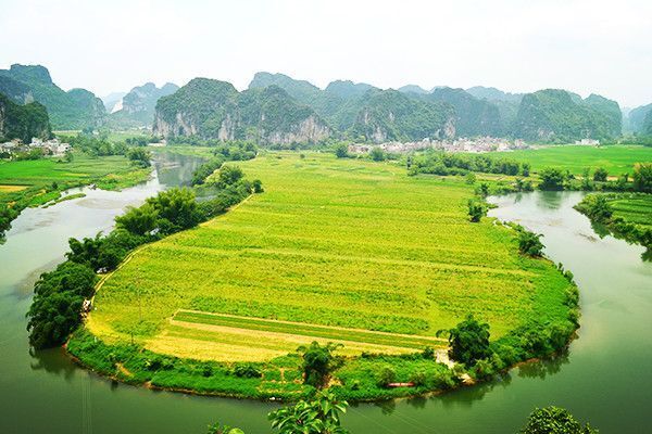 上林三里洋渡景区被誉为小桂林，广西南宁旅游必看的风景