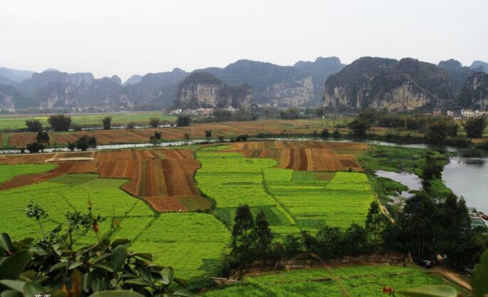 上林三里洋渡景区被誉为小桂林，广西南宁旅游必看的风景