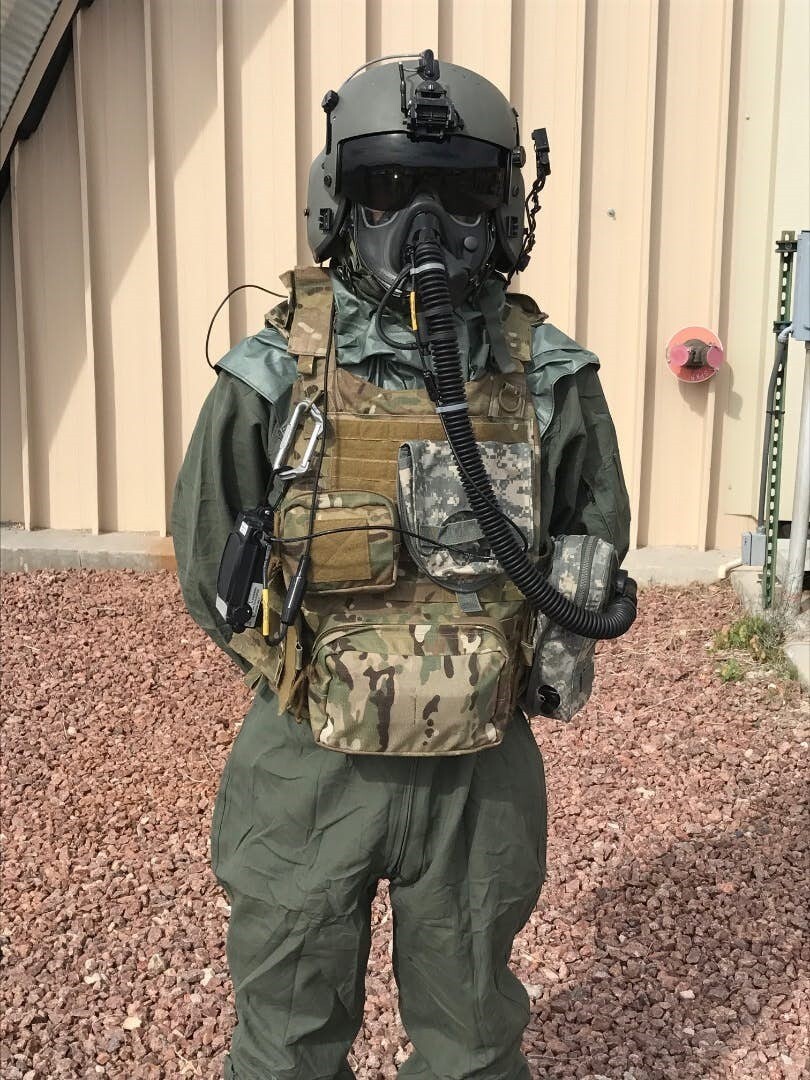 防恐防核防爆，美空军配备了新一代V-280防护面罩