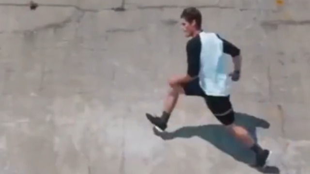 飞檐走壁的视频是真的吗 9de8013f2a8b02a25e29e76f25b87ca453374d88_size223_w640_h360.png