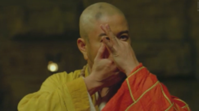 吴京被美女一个屁嘣晕了