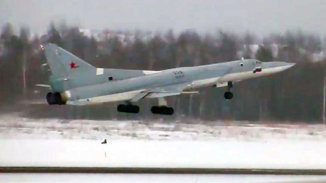 “逆火”重生！俄打造最新升级版图-22M轰炸机成功首飞！
