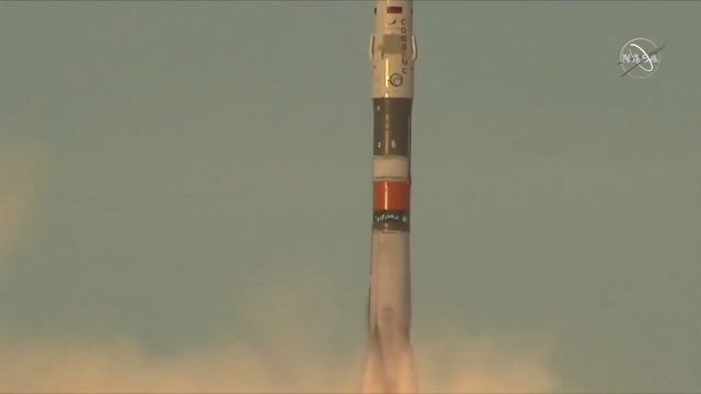 俄罗斯联盟号火箭发射并搭载联盟-MS11号机组人员前往国际空