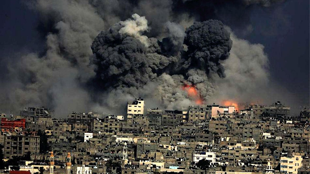 轰炸现场！以色列轰炸加沙地带哈马斯军事目标