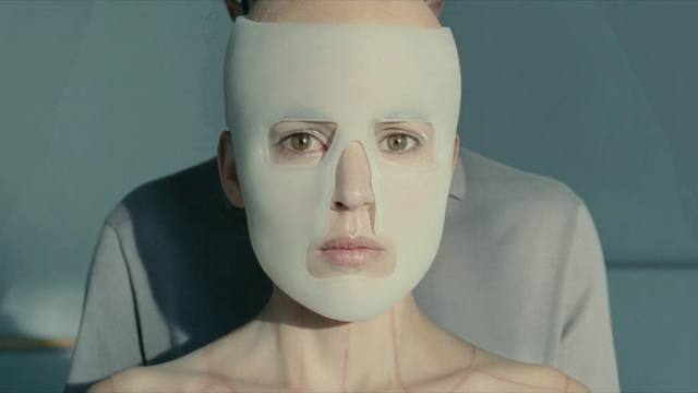 一部颠覆道德伦理的电影，剧情三观尽毁，看完大呼过瘾