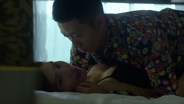 《余罪》：张一山和大嫂上演精彩激情戏，这未免太真实了吧