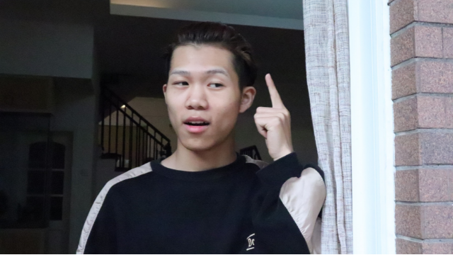 夫妻俩吵架不说话，让儿子帮忙传话，儿子这招太高明了