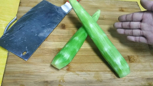 莴笋怎么做才好吃，大厨教你正宗的做法，香辣下饭最过瘾