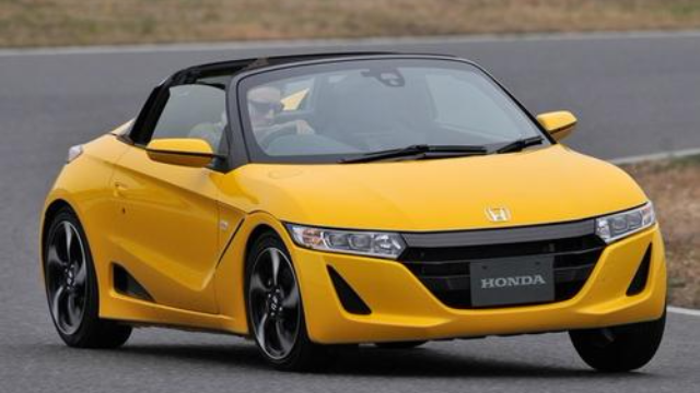 国内买不到的本田S660敞篷车，车身虽短，但外观霸气！