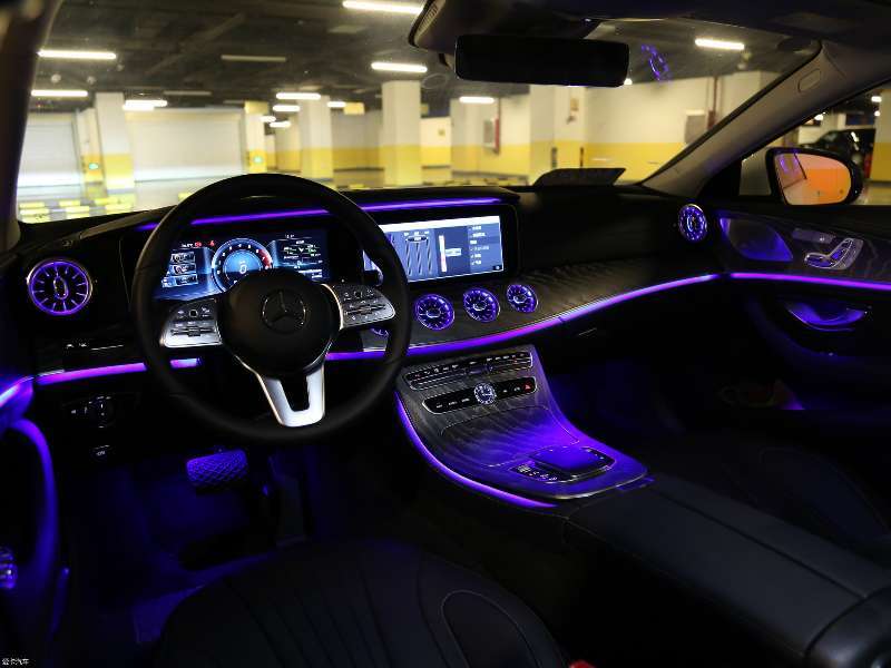 19款奔驰e300e酷派改装发光出风口氛围灯支持区域色彩