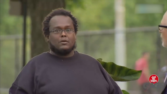 街头爆笑整人恶作剧视频,外国人太会玩了