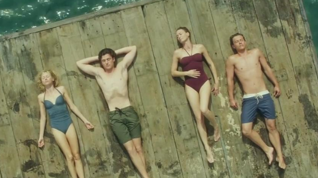 40岁女子爱上20岁少年，闺蜜俩爱上对方儿子，这剧情不能接受