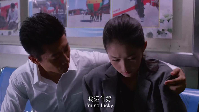 关晓彤陪夏雨吃饭，饭吃到一半，跑医院去看病了