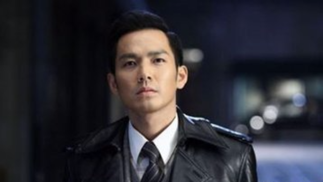 钟汉良《故乡香》“歌一声泪一行，亲人远故乡香，梦中回夜未央”