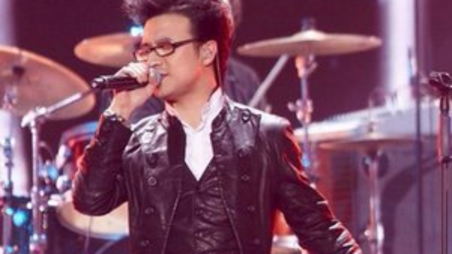 汪峰《一起摇摆》“让我们一起摇摆，忘记所有烦恼一起摇摆”