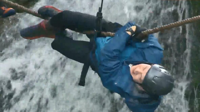 跟着贝尔去冒险：看着白敬亭撕心裂肺的喊叫，真叫人心疼