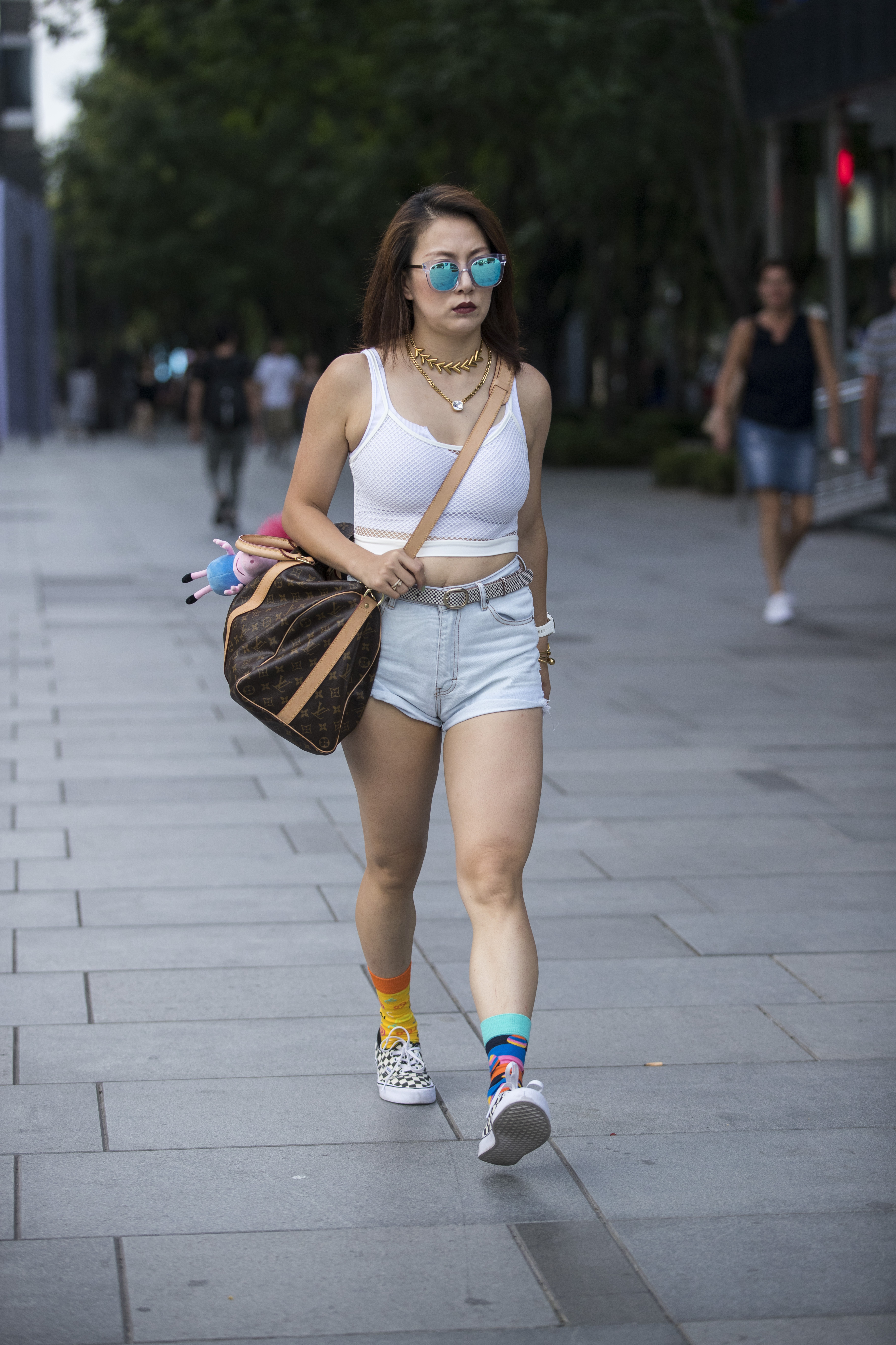 三里屯街拍,穿鞋千万别外露袜子,太好看啦女生黄昏版图片