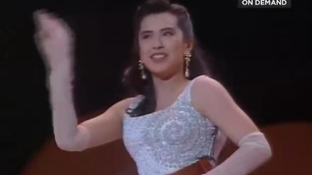 王祖贤刘德华张学友一起劲歌热舞