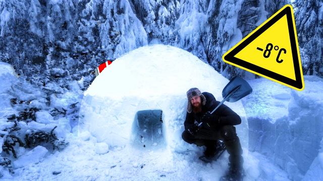 野外求生，教你如何建造雪屋，在里面生火做饭睡觉！