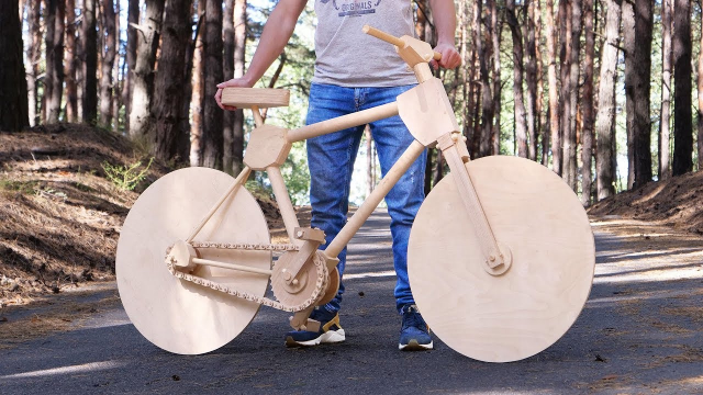小伙手工打造100木头自行车没有一根铁钉螺丝高手在民间