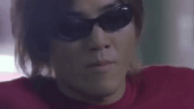 女神游戏厅玩跳舞机，身材好到没话说，不愧是车神的女人