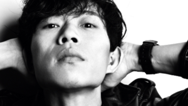 赵雷《鼓楼》，我站在这鼓楼上面，一切繁华与我无关